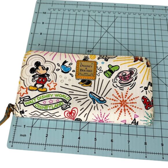 Disney Parks Dooney & Bourke White Sketch Long Wallet - Picture 13 of 16
